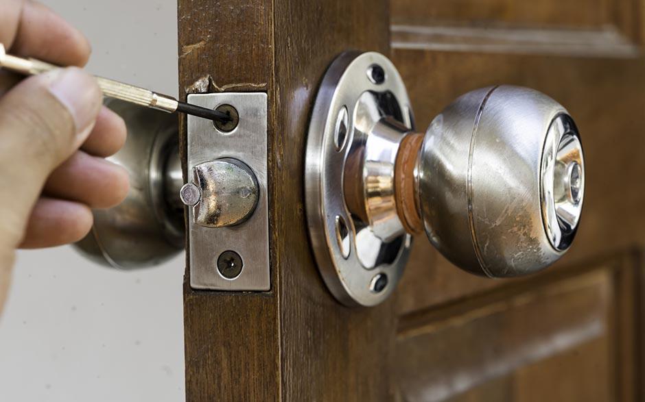 ouverture de porte claquée serrurier Les Lilas